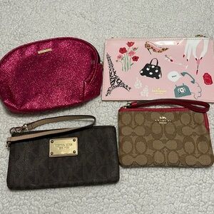 Zipper pouch bundle